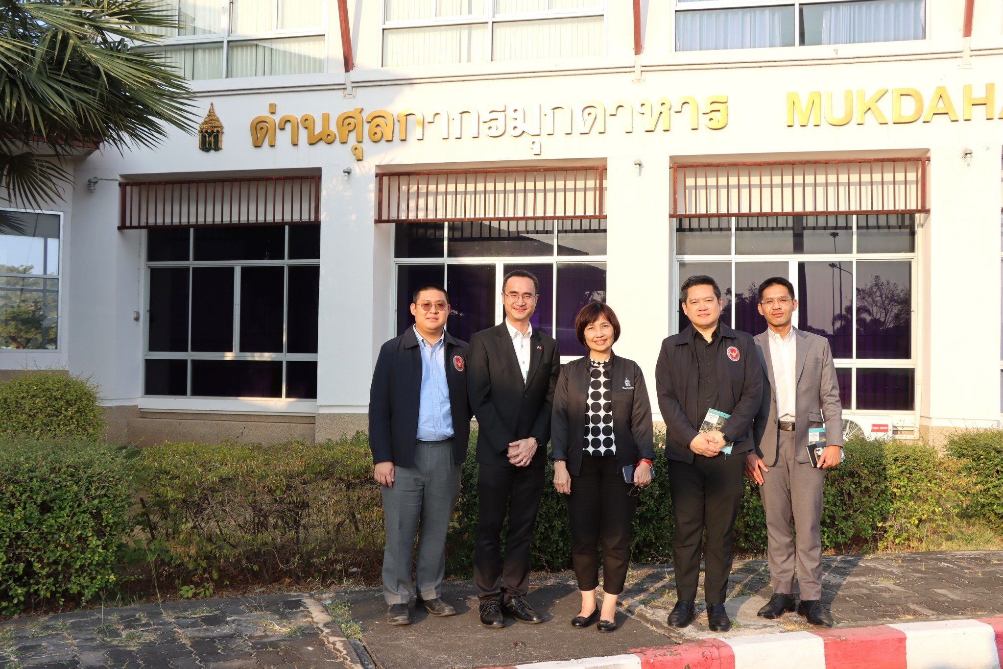 กสญ._เข้าพบหารือกับนายด่านศุลกากรมุกดาหาร_2