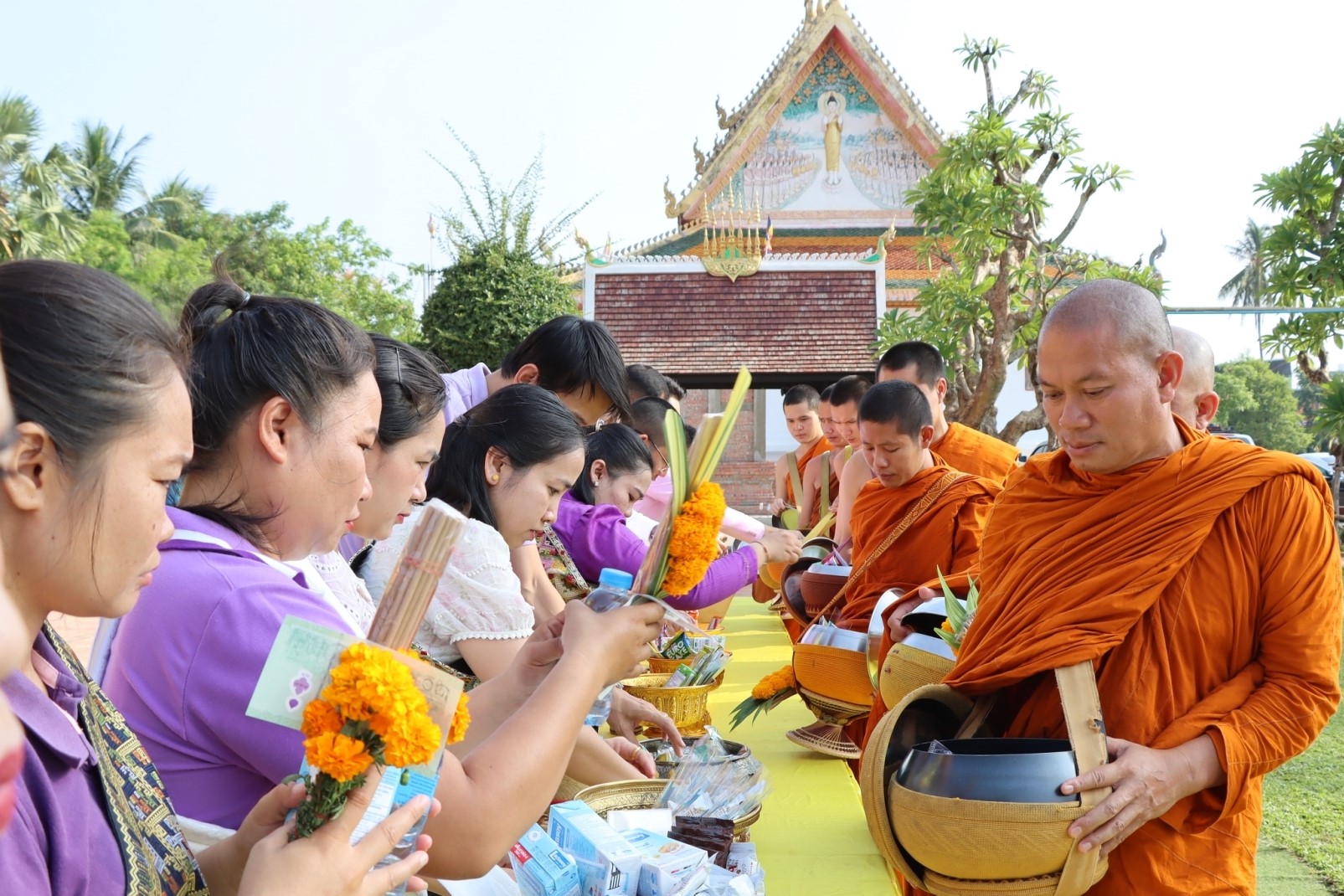 LINE_ALBUM_วันเฉลิมพระชนฯ_สมเด็จพระราชินี_2-6-66_๒๓๐๖
