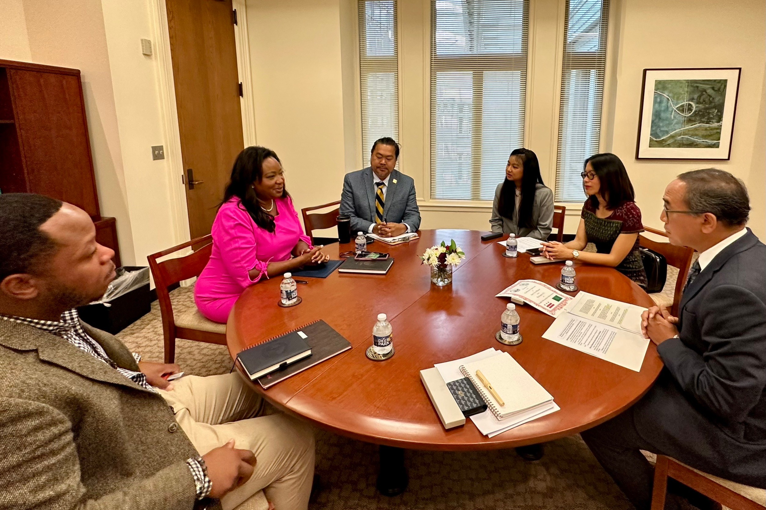 Ambassador Tanee strengthens cooperation with Washington, DC. -  สถานเอกอัครราชทูต ณ กรุงวอชิงตัน