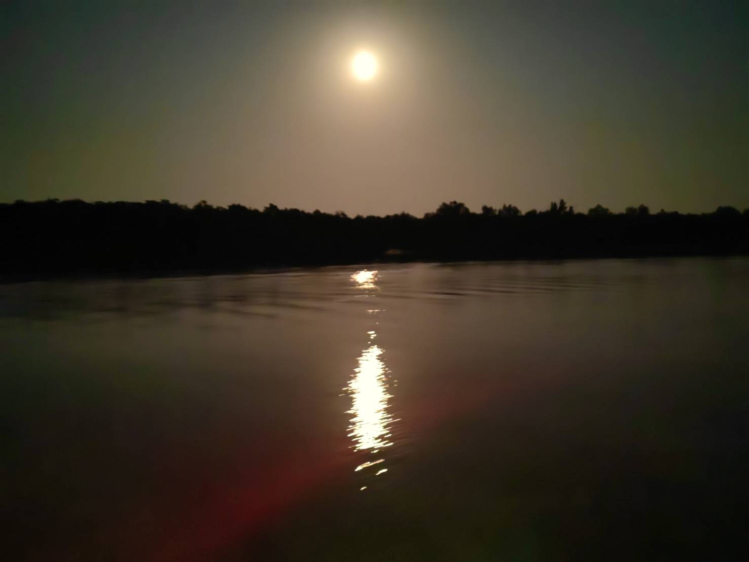 Moon_at_Sundarbans