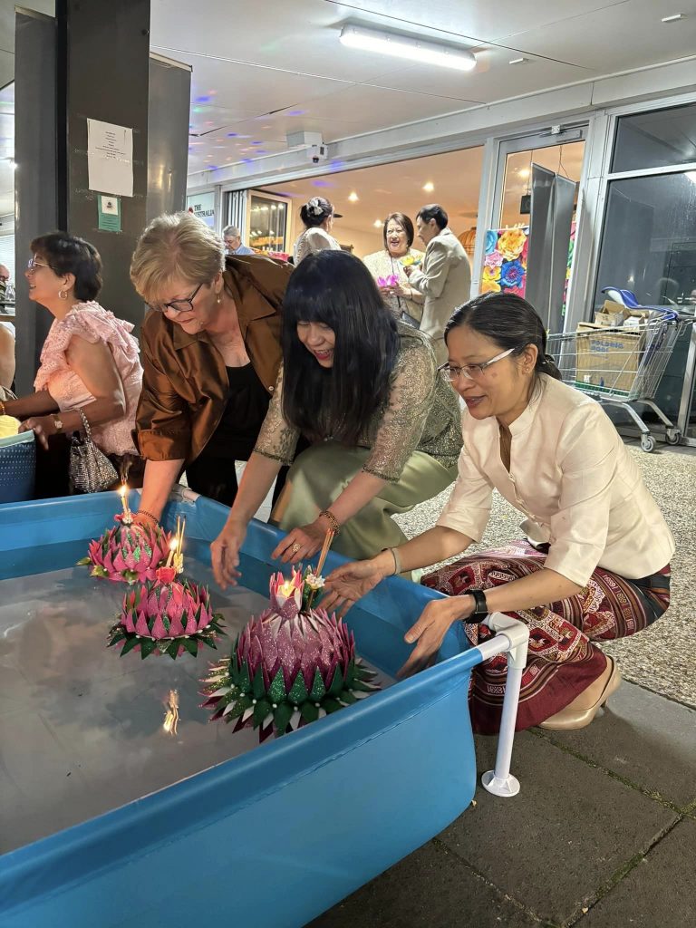 Loy_Krathong_ATA_12