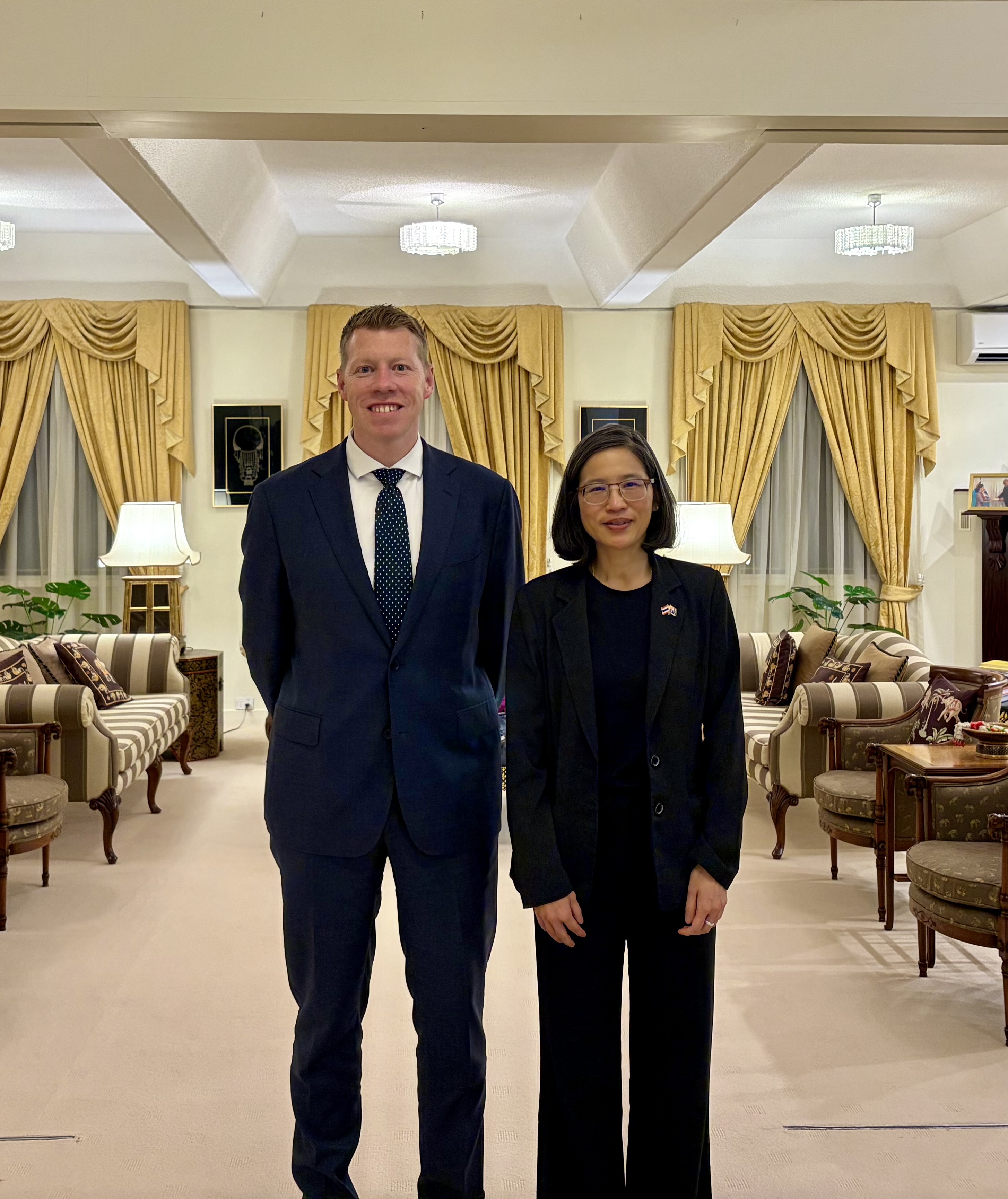 FEB94369-6AC9-4A14-805A-E9C5C9411AC3