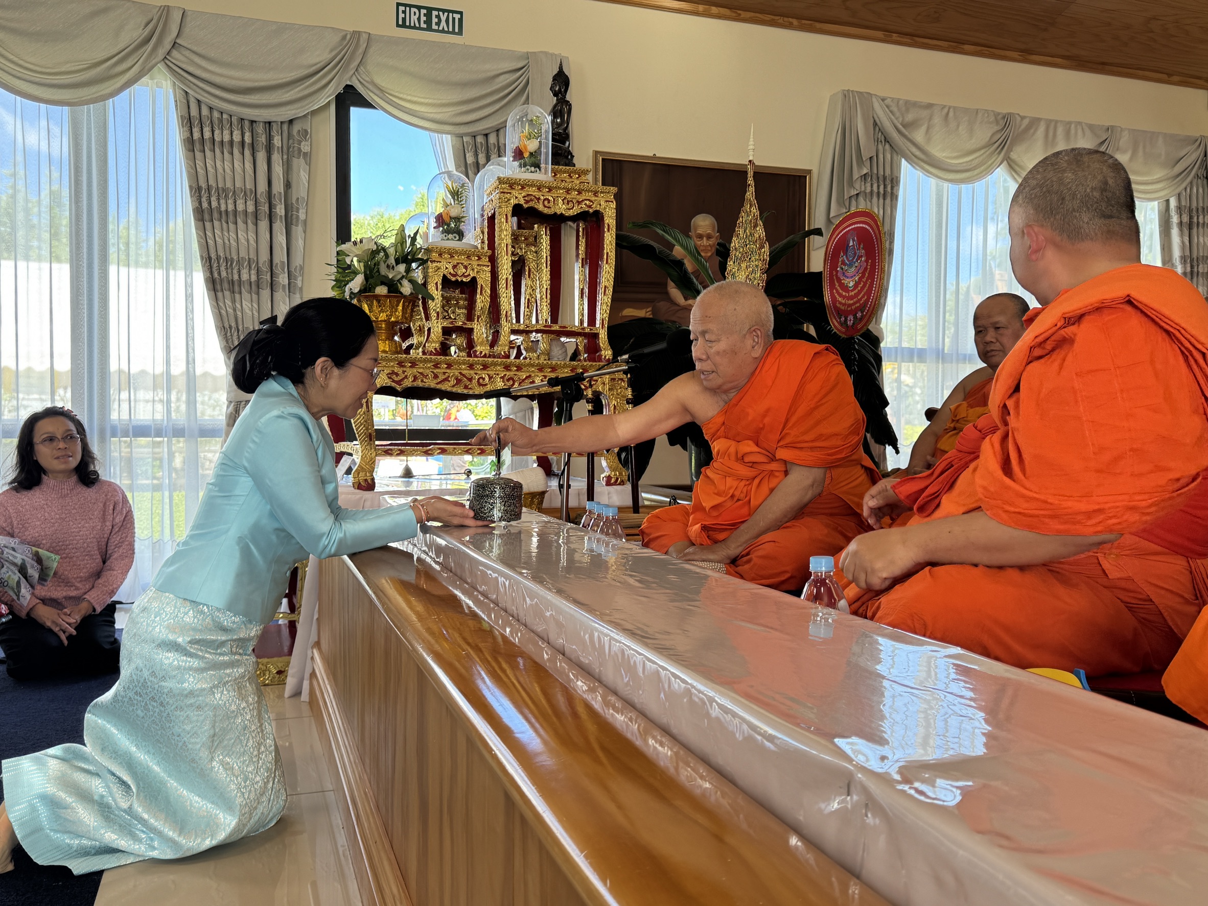 สถานเอกอัครราชทูต ณ กรุงเวลลิงตัน เข้าร่วมพิธีถวายผ้าพระกฐินพระราชทาน ...