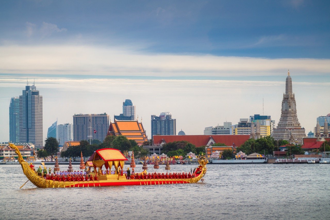 Royal-Barge-Procession