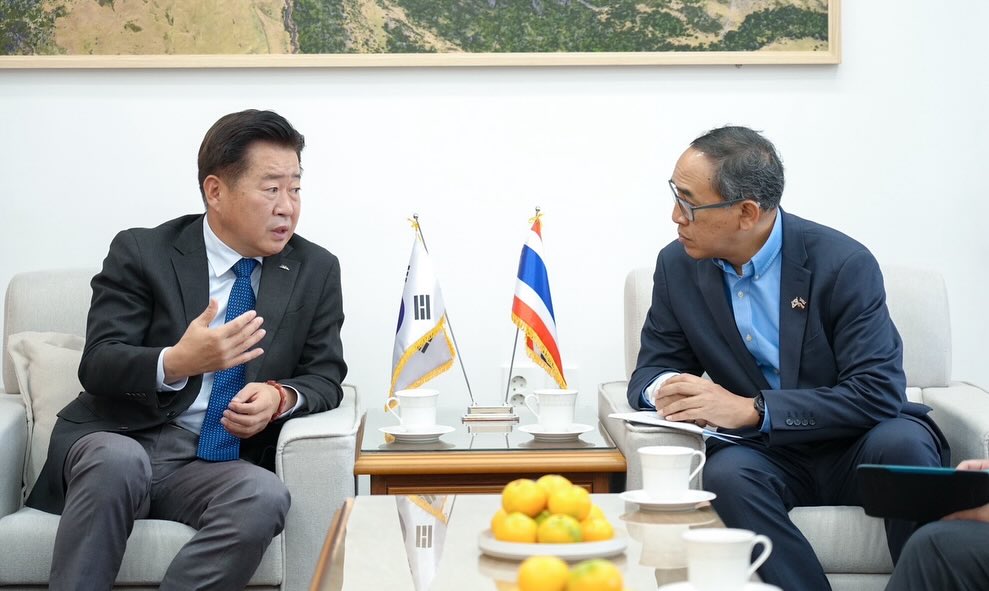 Exploring Potential Cooperation: Ambassador Tanee meets with Governor of Jeju