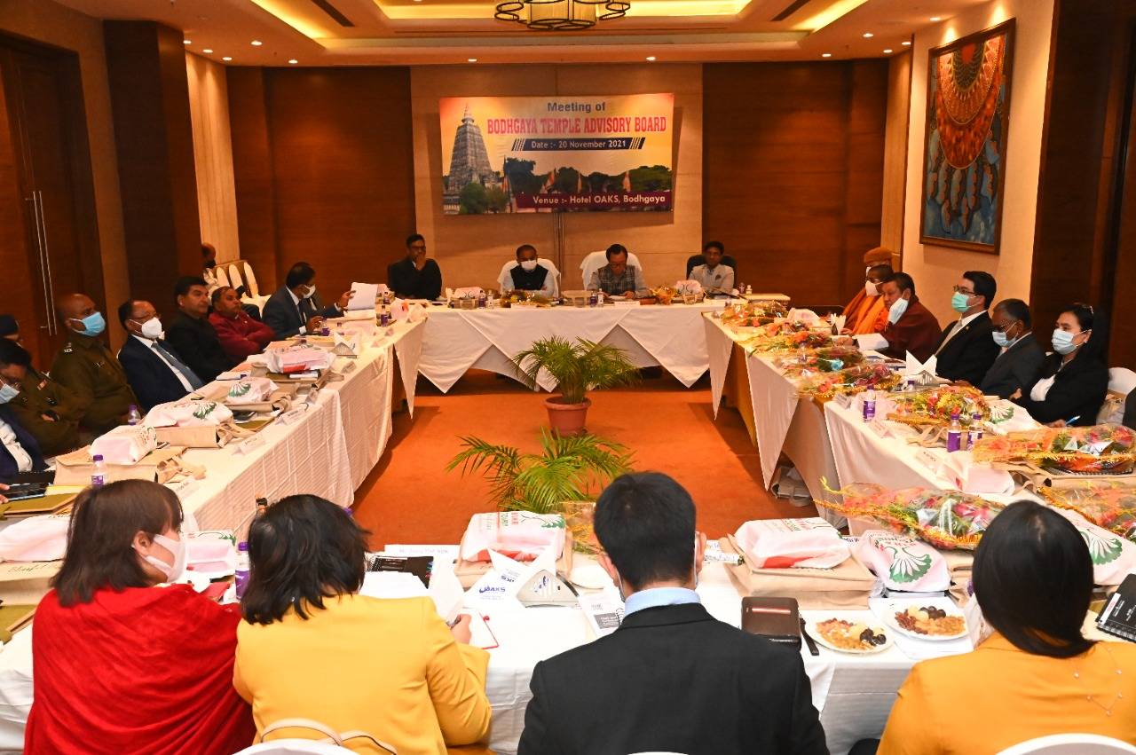 acting-consul-general-of-thailand-in-kolkata-and-team-attended-bodhgaya