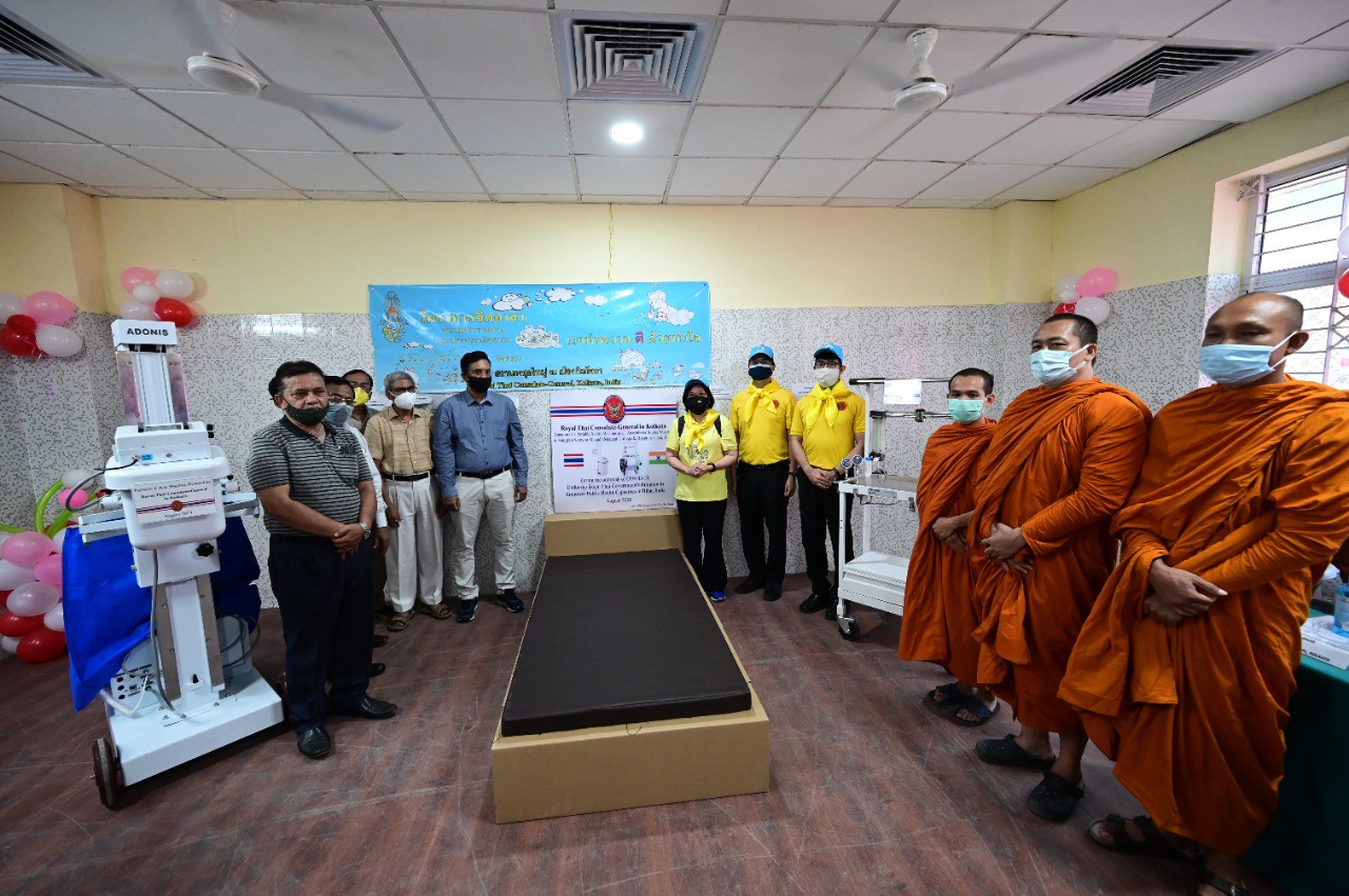 Royal Thai ConsulateGeneral in Kolkata’s Donation of Medical Equipment to Anugrah Narayan