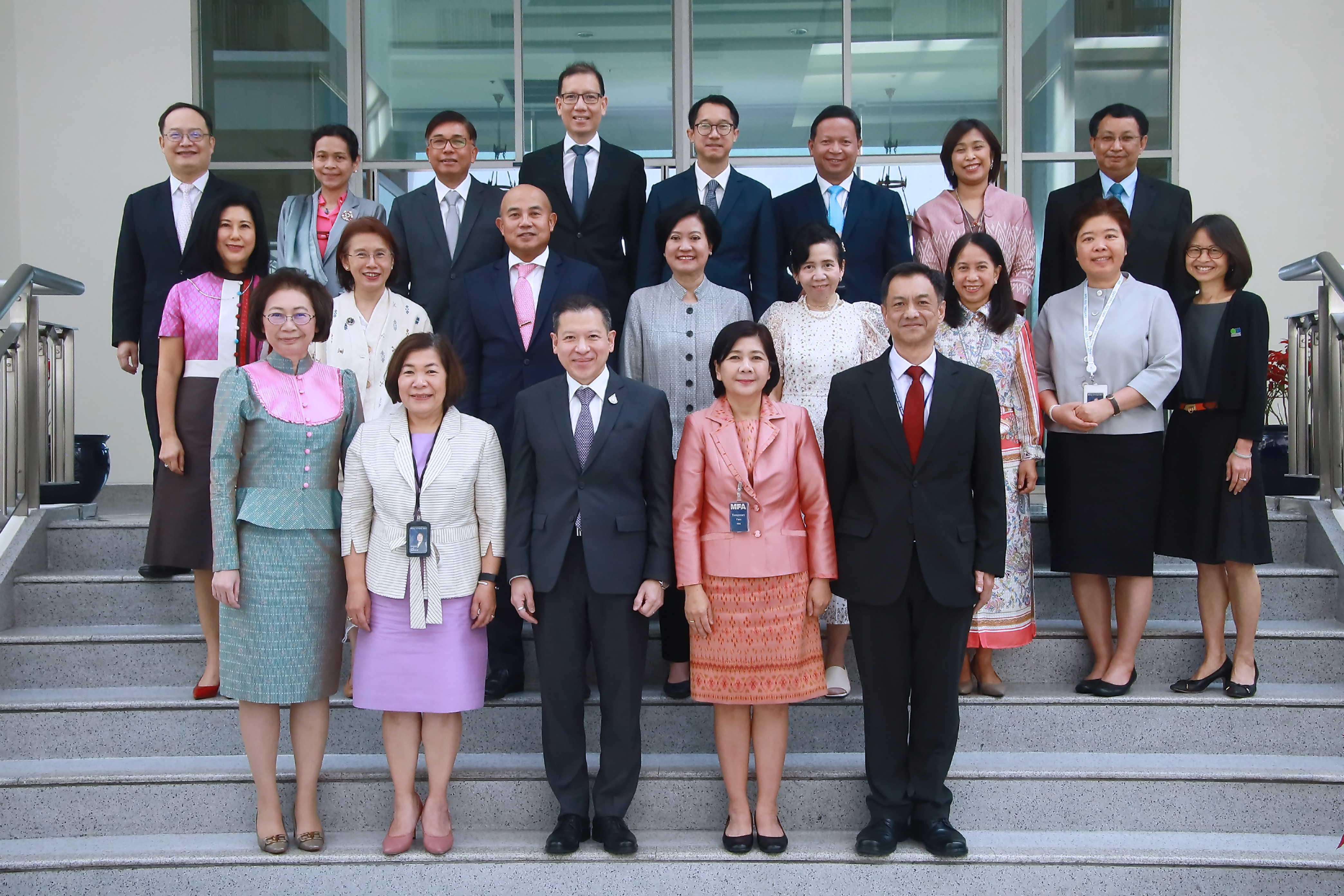 รูปหมู่คณะผู้บริหารกระทรวง-2022