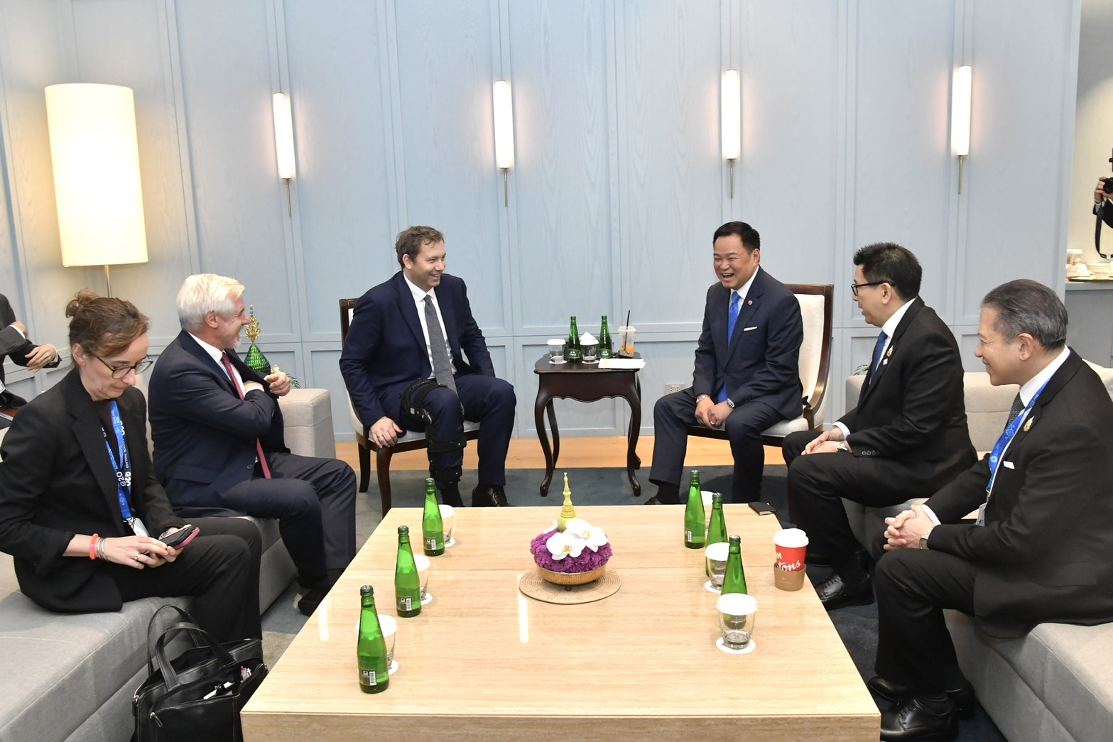 Thai Vice Minister Meets German Finance Official