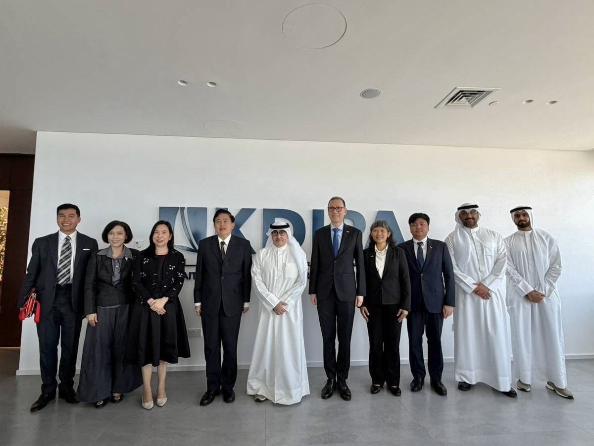 Advisor to Thai FM Visits Kuwait