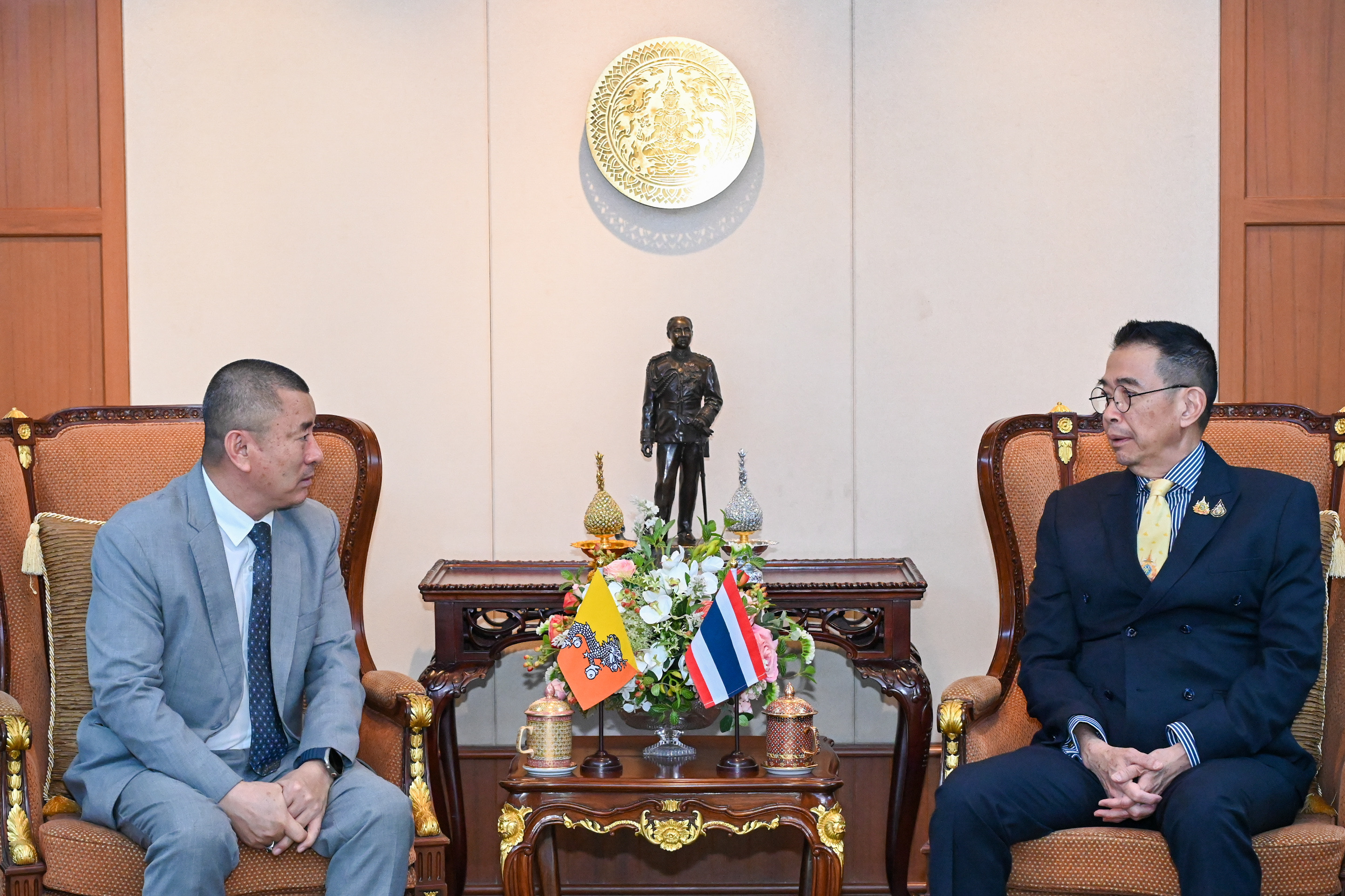 Minister of Foreign Affairs of Thailand met with Ambassador of Bhutan ...