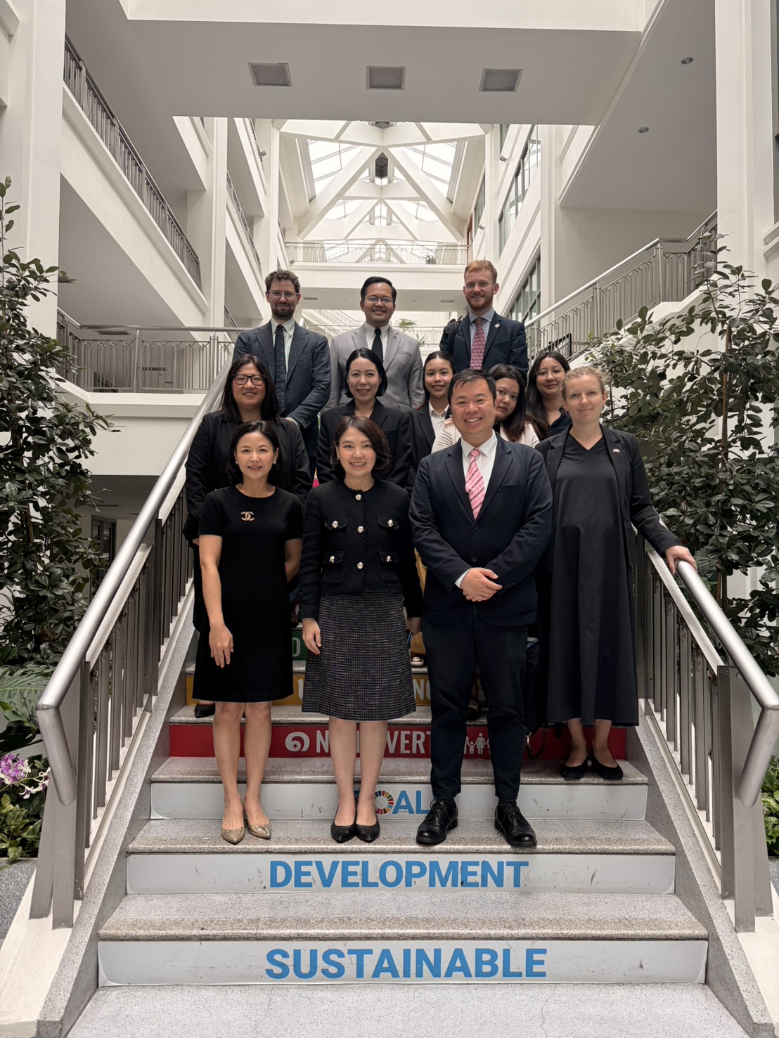 UK Trade Envoy Discusses Cooperation with Thailand