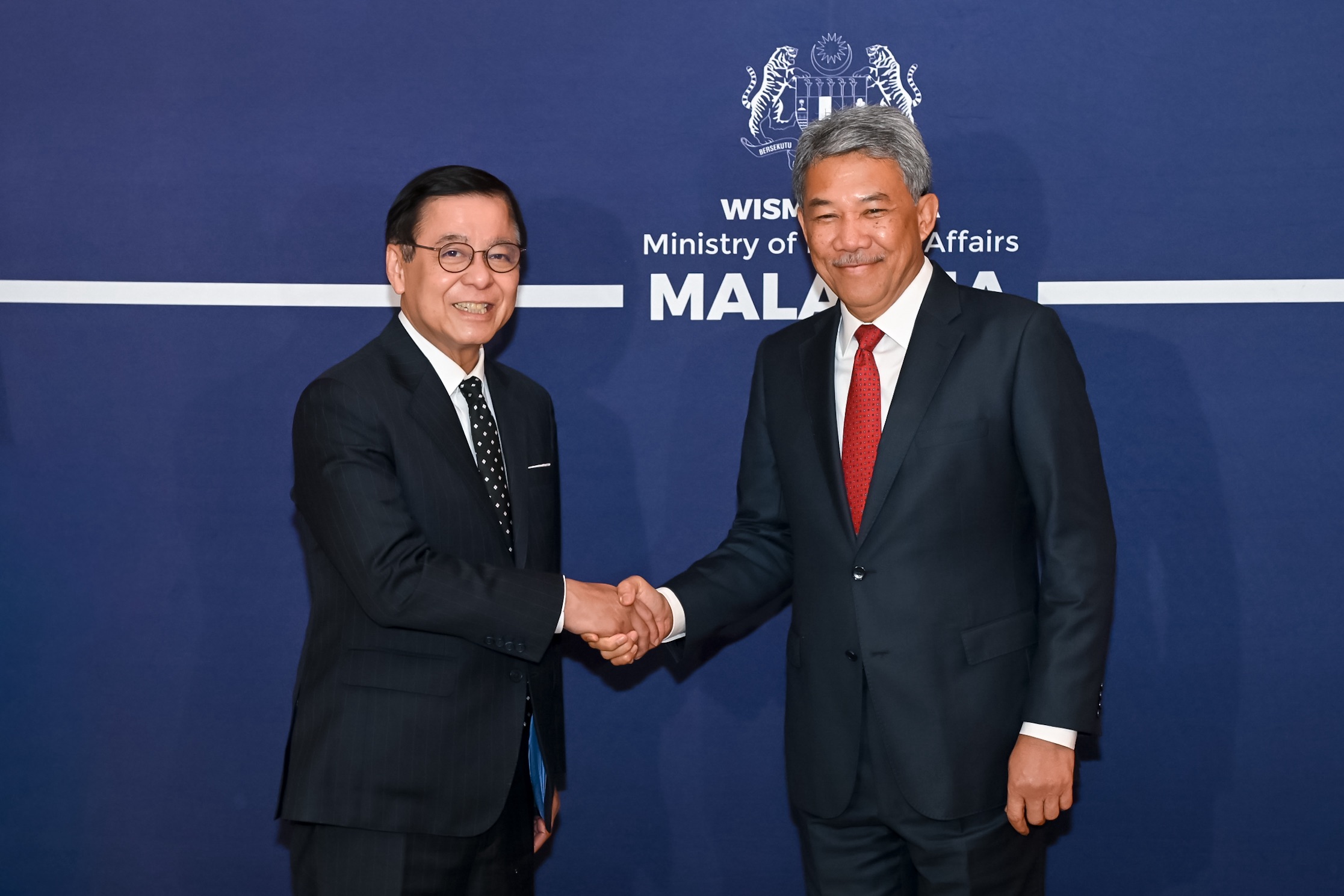 Thailand’s Phuangketkaew Meets Malaysian Counterpart in Kuala Lumpur