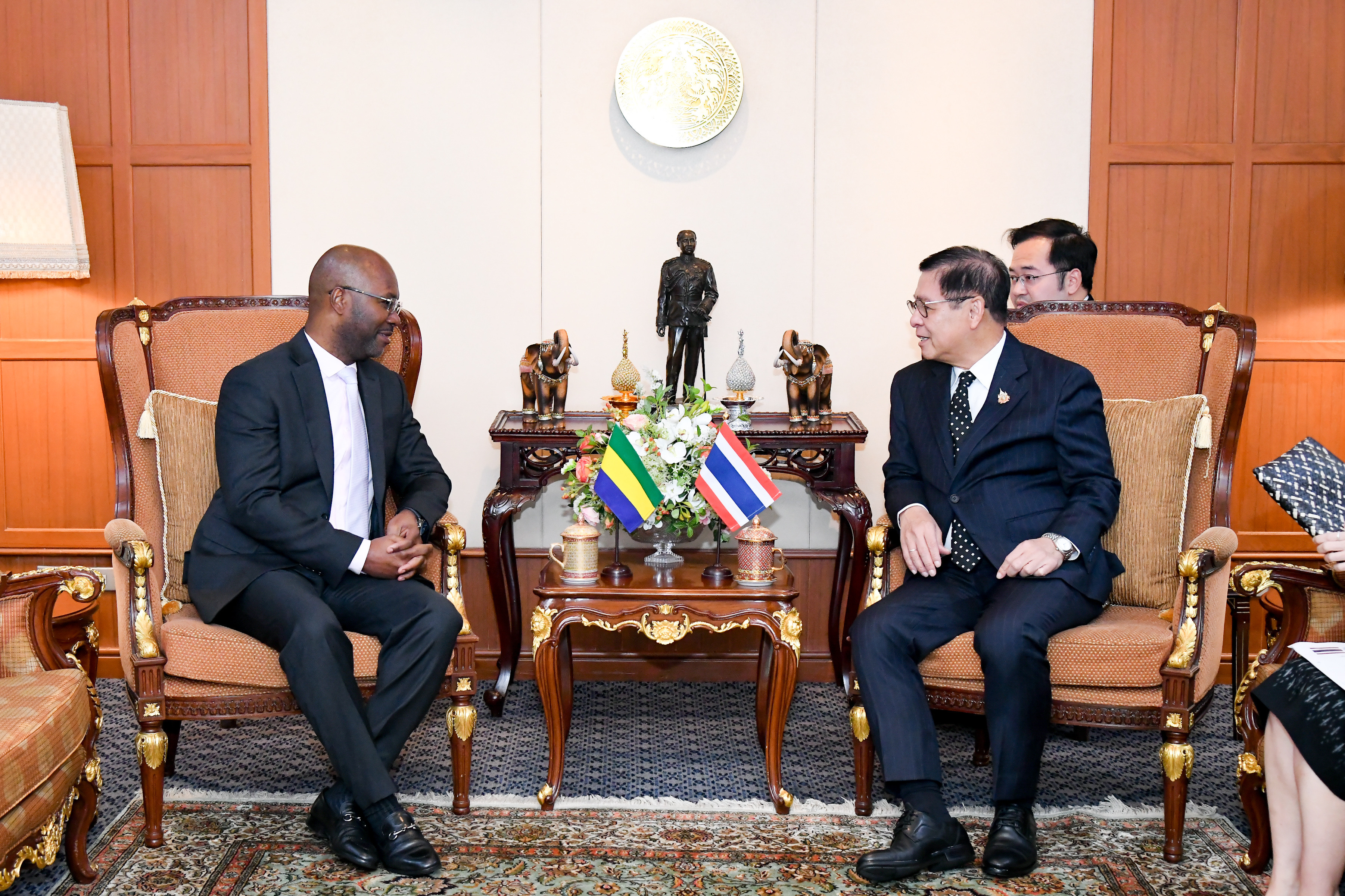 Thai FM Meets Gabonese Ambassador