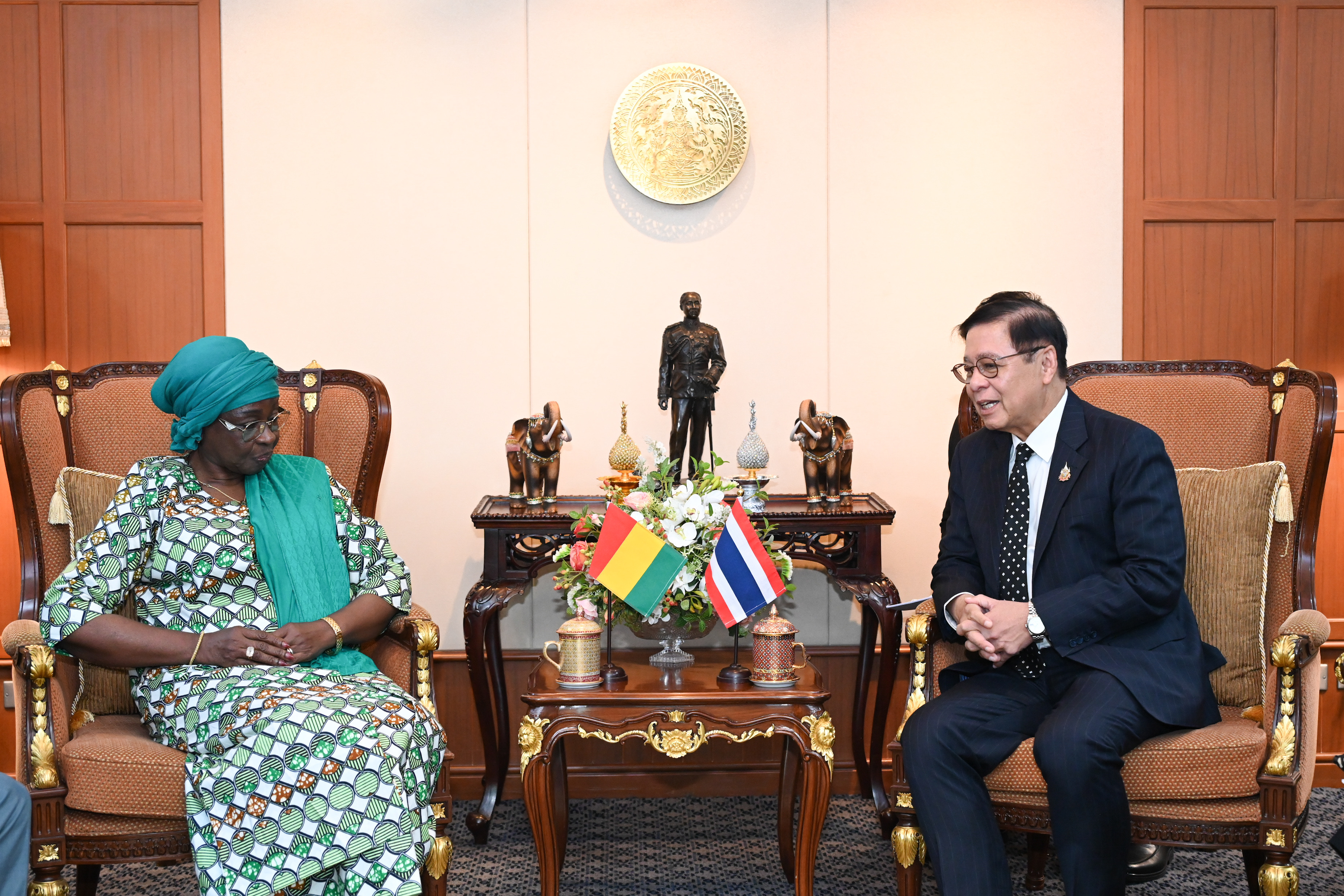 Thai FM Meets Guinea Ambassador to Discuss Cooperation