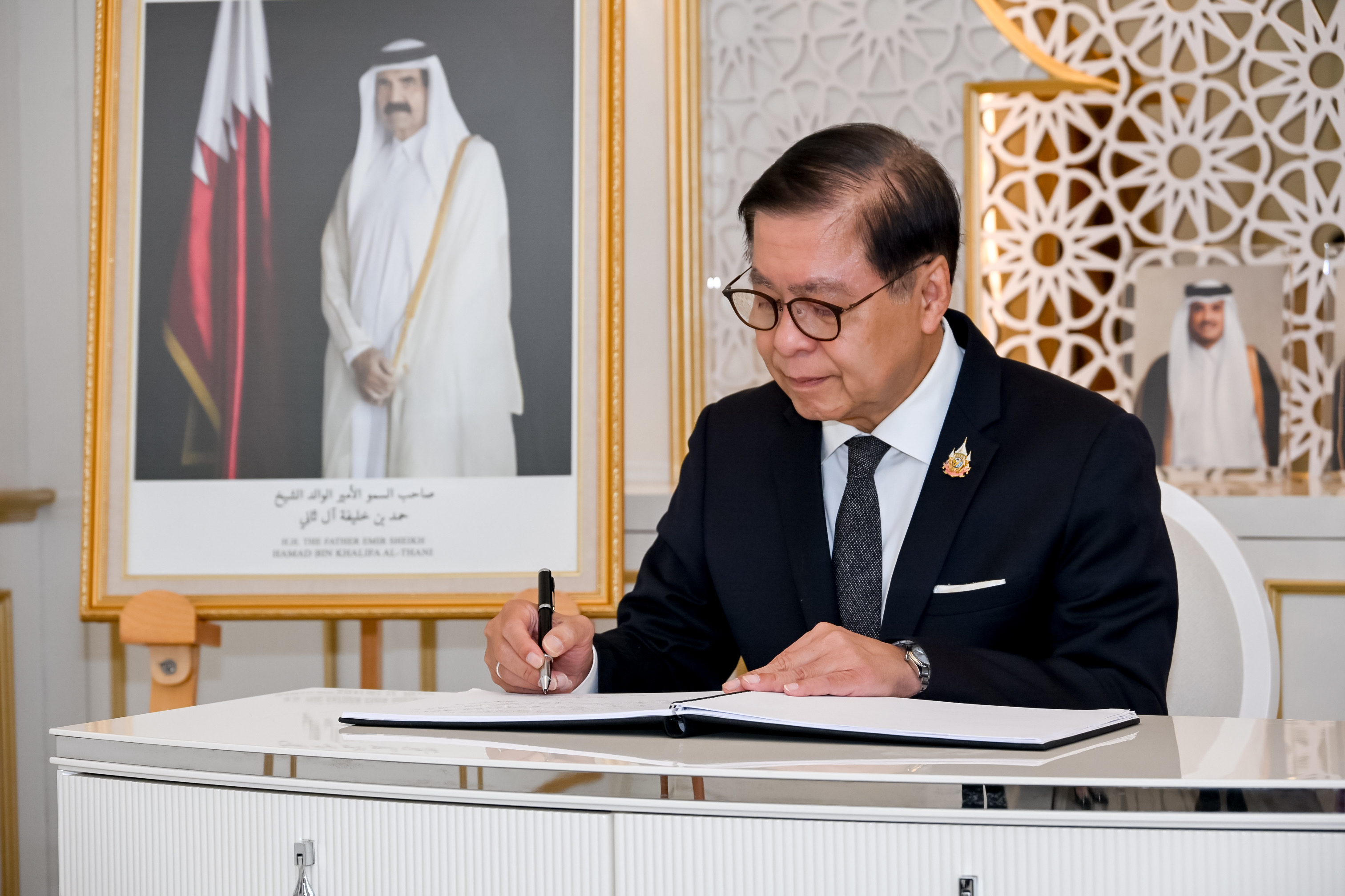 Deputy PM Pays Respects – Thailand Mourns Qatar’s Amir
