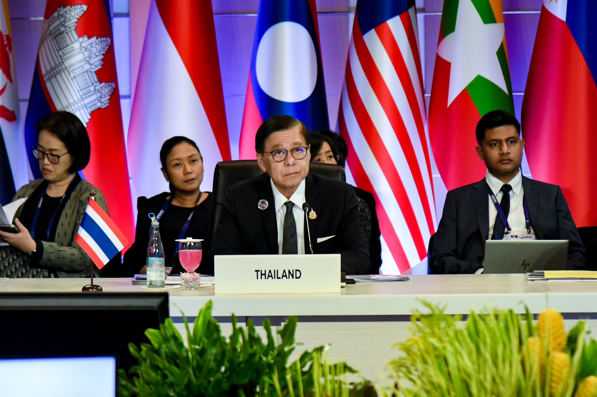 Deputy PM Phuangketkeow Reinforces ASEAN Strategy in Manila