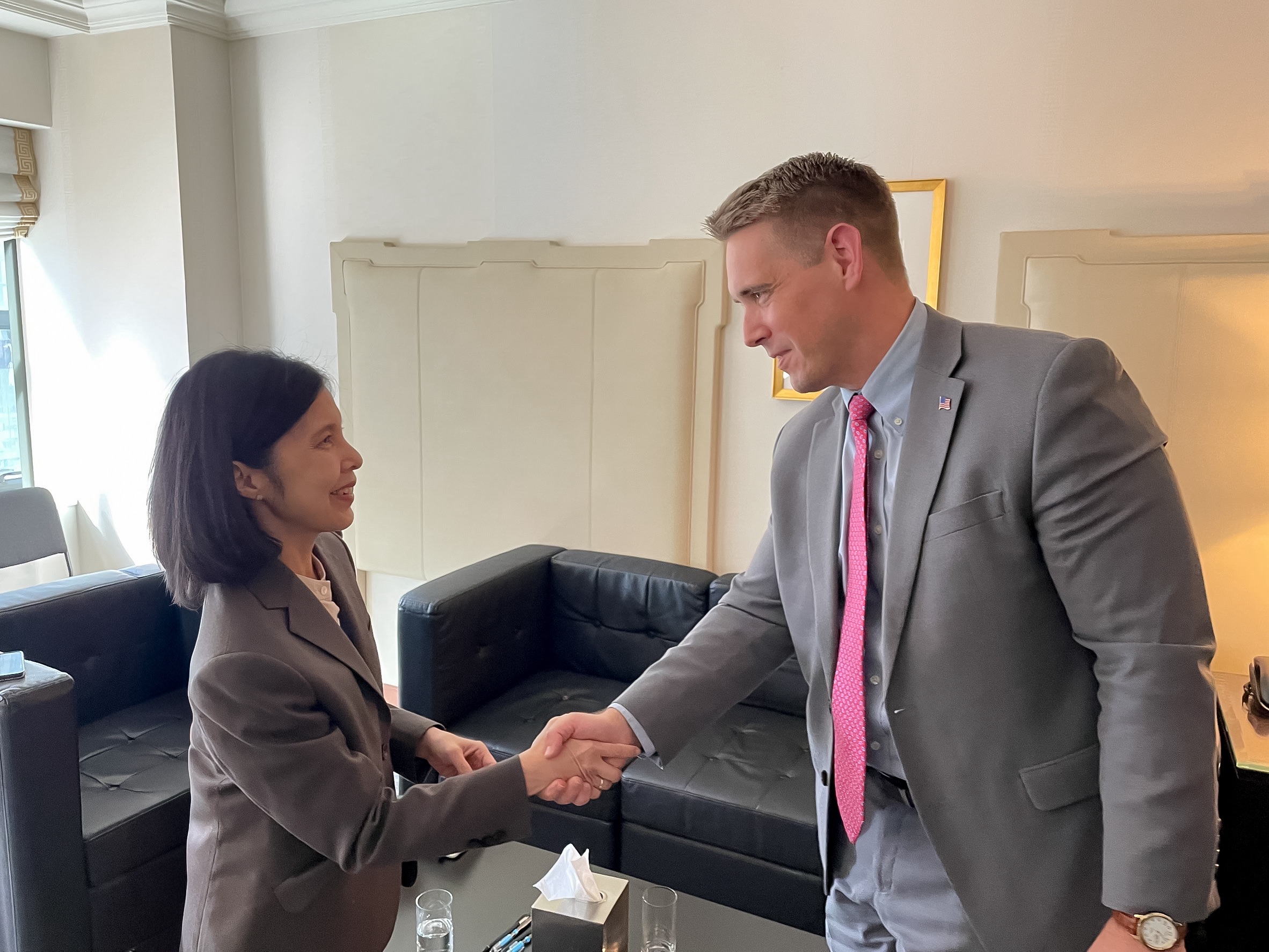 Thai Minister Meets US Envoy to Discuss Online Scams
