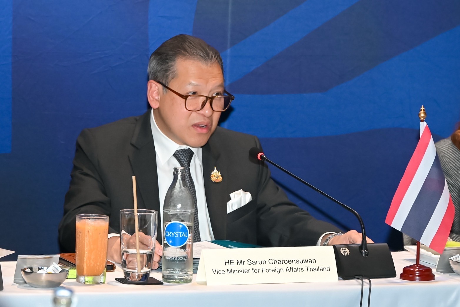 Thai Vice Minister Discusses MDP Transition with UK Envoy