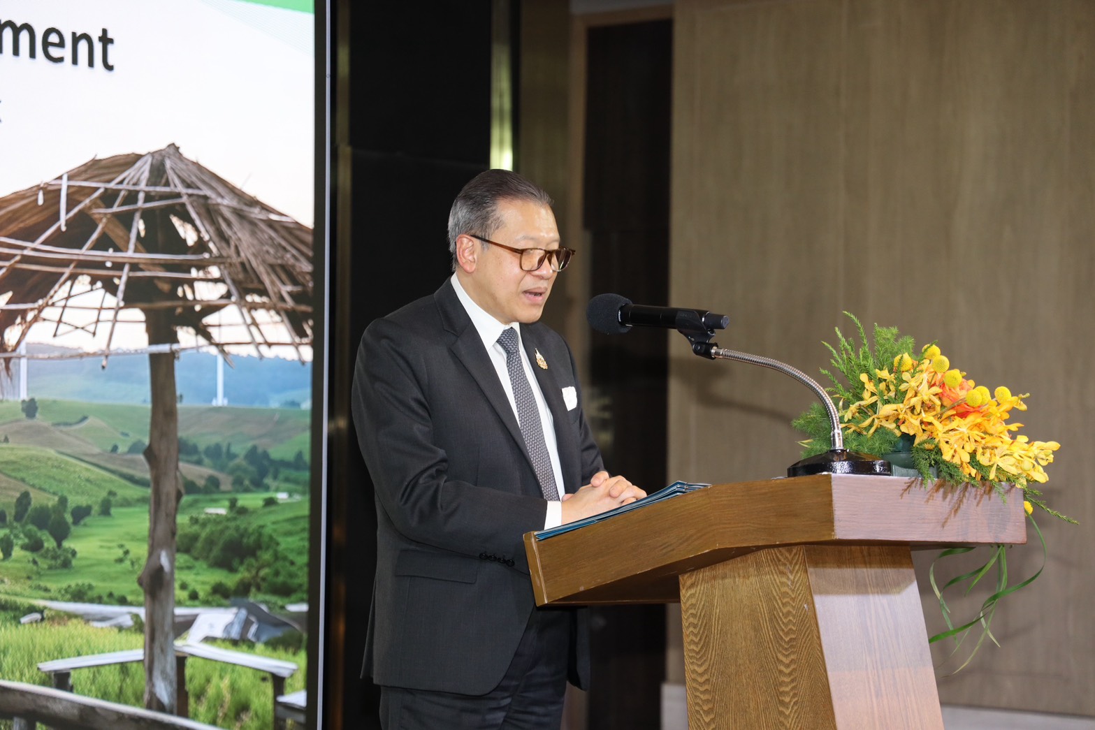 Thai Vice Minister Leads OECD Development Co-operation Discussion