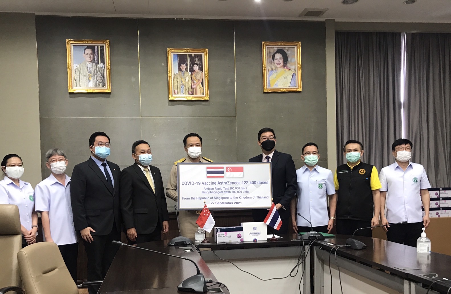 The Government of Singapore contributes COVID-19 vaccines and medical ...