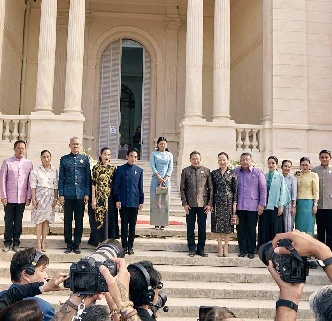 Minister Charoensuwan Attends Thai Festival in Paris