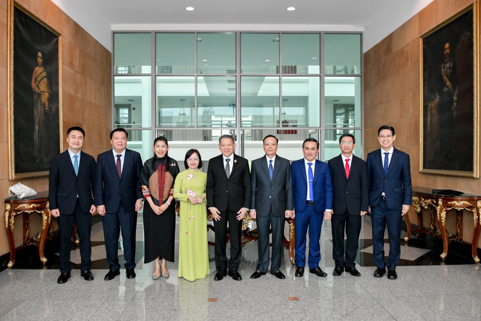 Thai Minister Welcomes Vietnamese Leaders Delegation