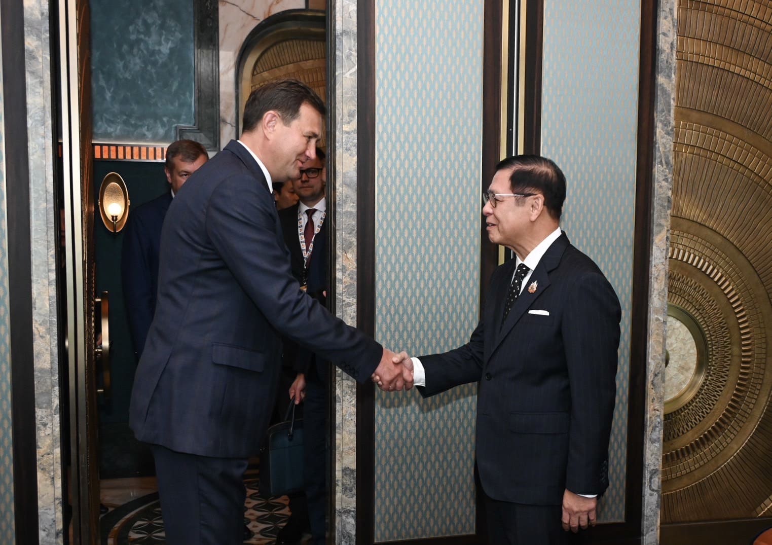 Thai FM Meets Belarusian Envoy to Explore Trade Ties