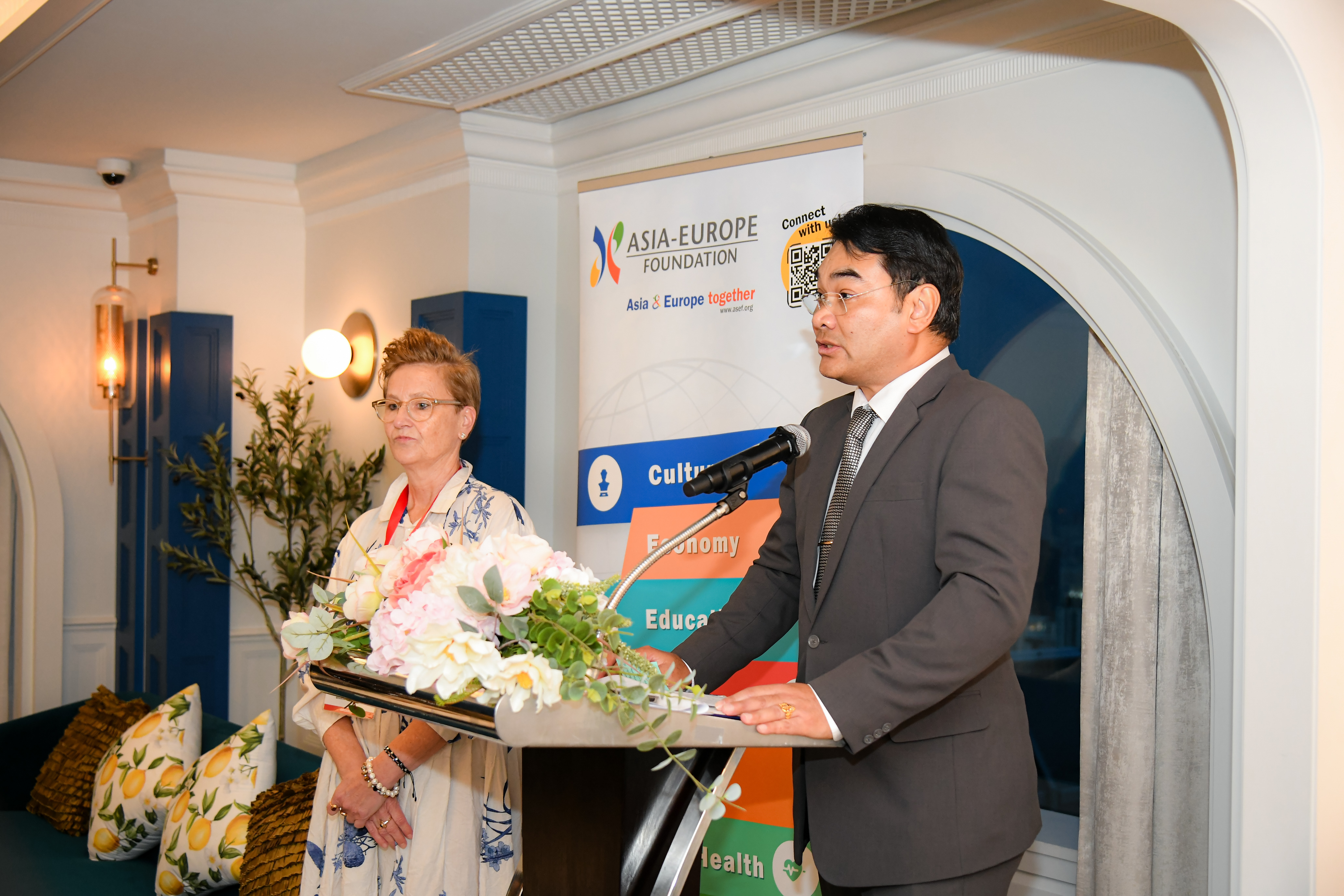 Thai Minister Welcomes ASEAN Journalists at Bangkok Seminar