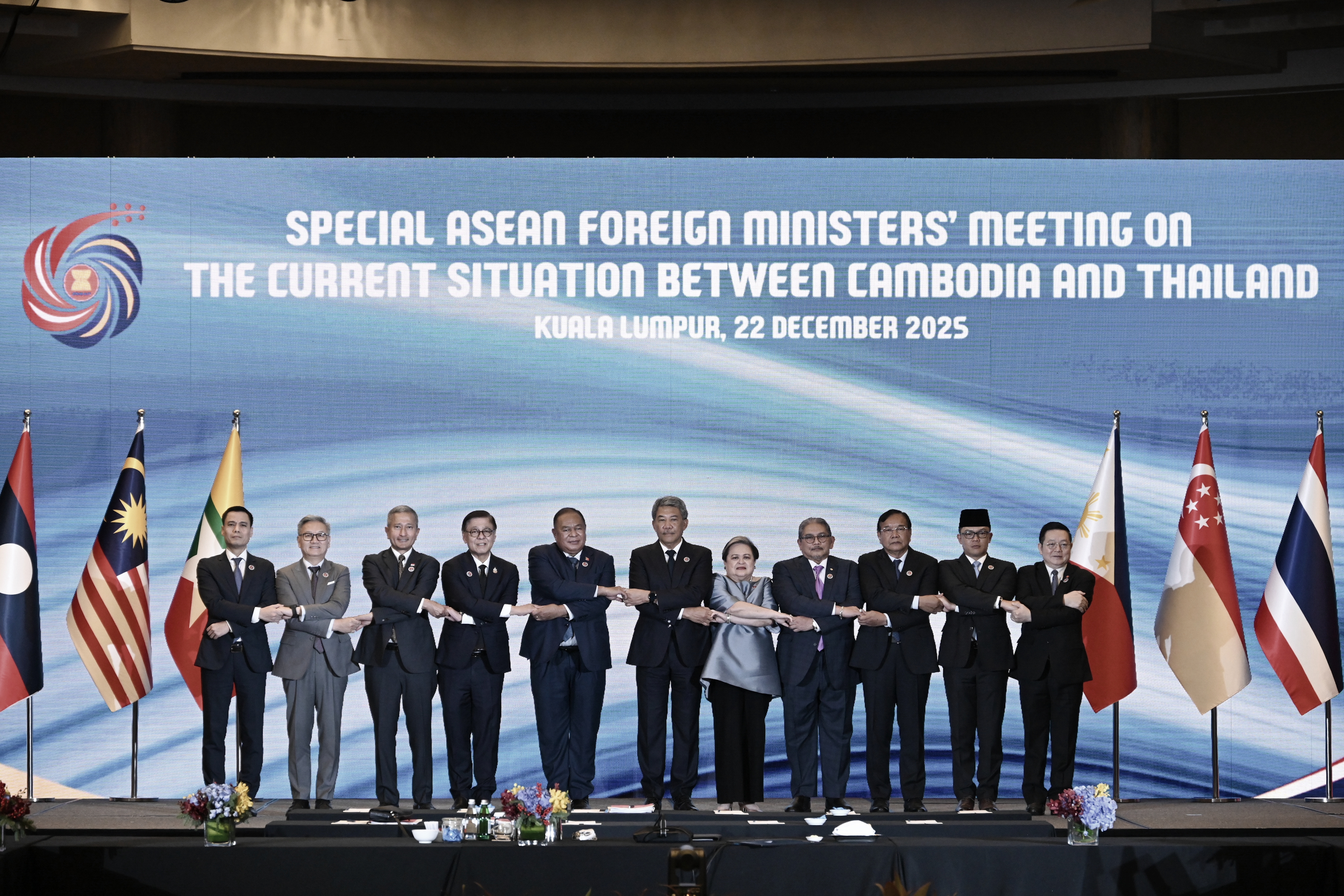 Ambassador welcomed the Minister of Foreign Affairs and the Thai ...