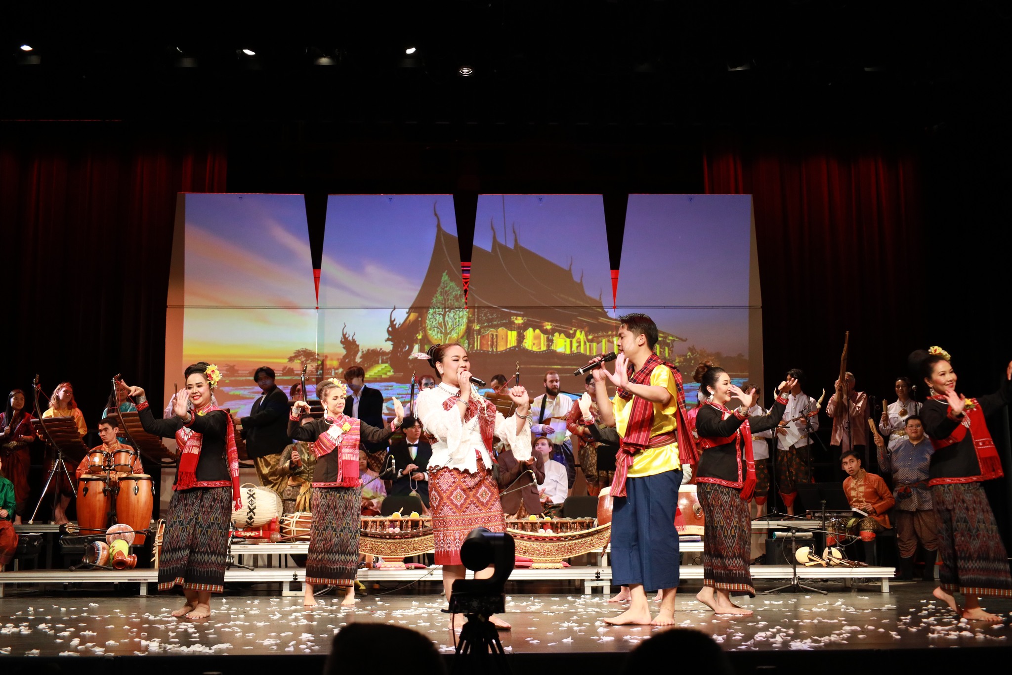 Thai Consulate in Los Angeles and UCLA hosted a Thai Cultural Night