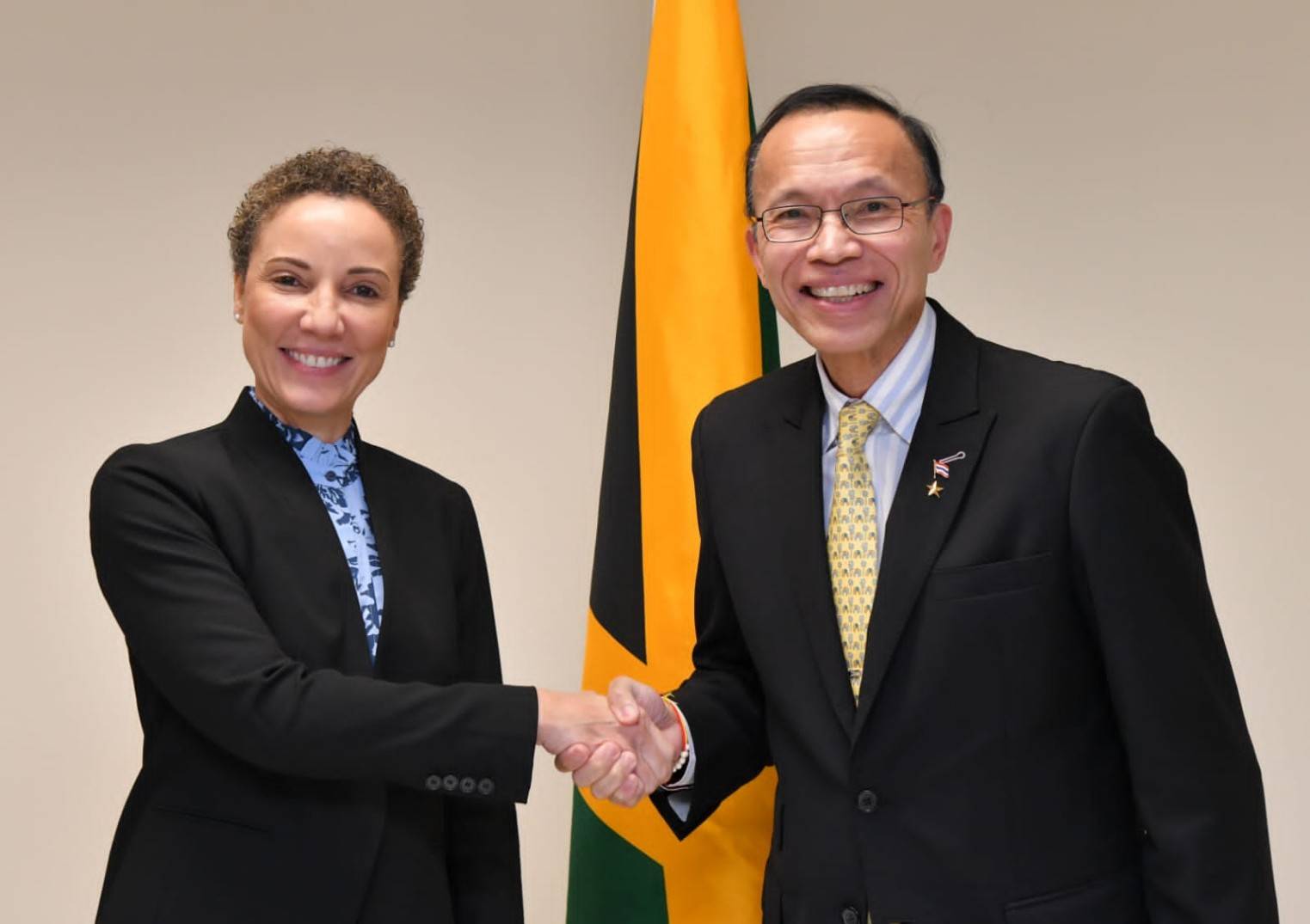 1_Ambassador_s_Courtesy_Call_on_Minister_of_Foreign_Affairs_and_Foreign_Trade_of_Jamaica