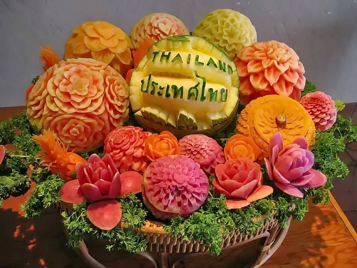 incredible_fruits_carving_different_melo-1