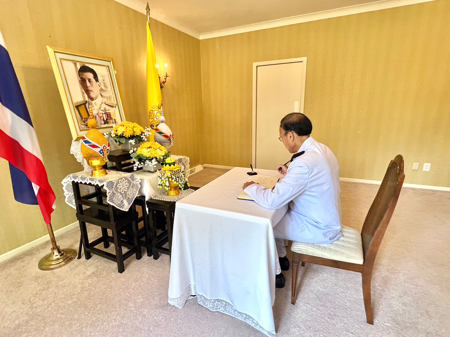 LINE_ALBUM_วันเฉลิมพระชนมพรรษา_ร._10_27_ก.ค._66_230727_6