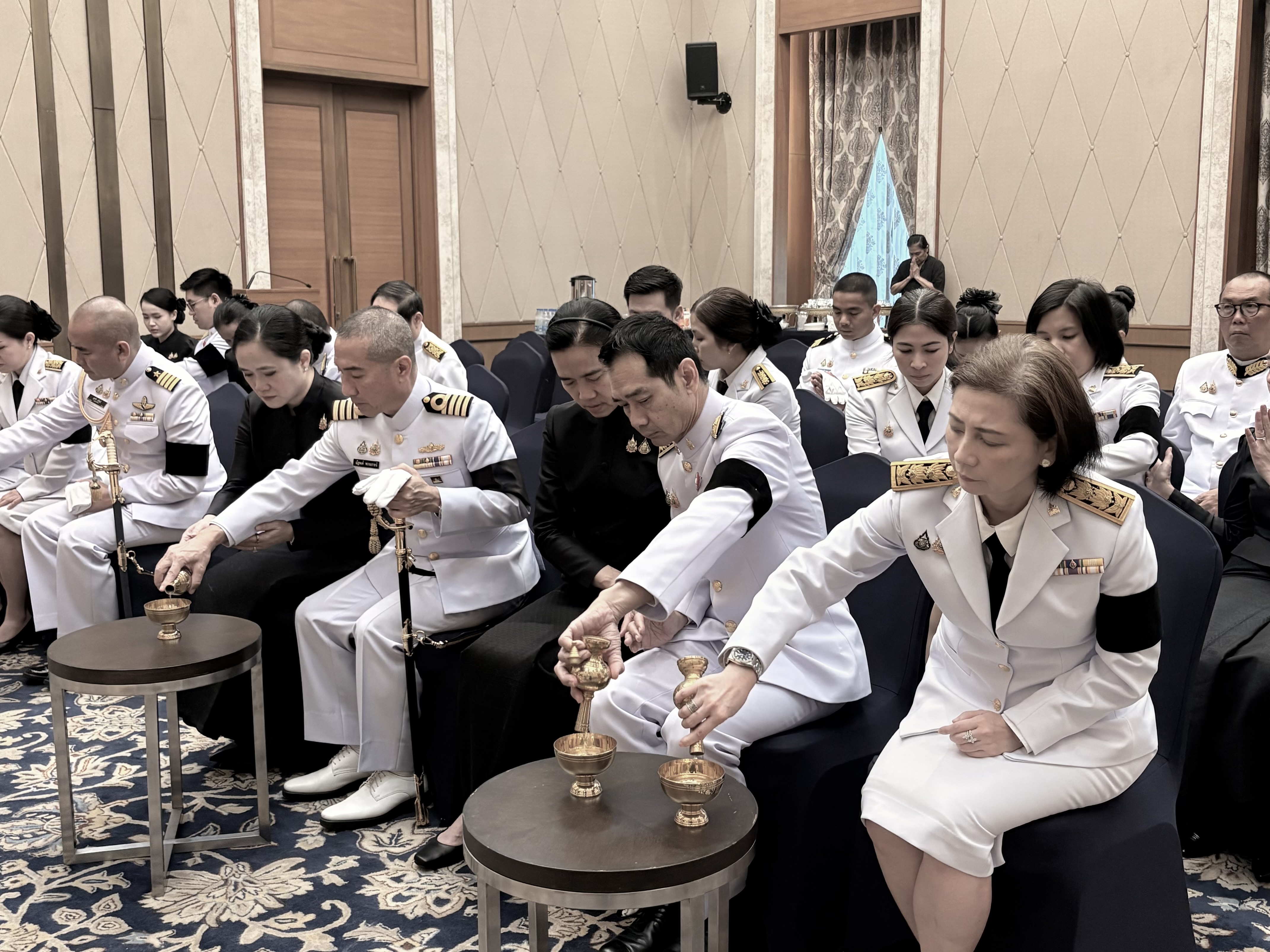 FA980C04-9929-43D5-B5EF-6CF512B8D583