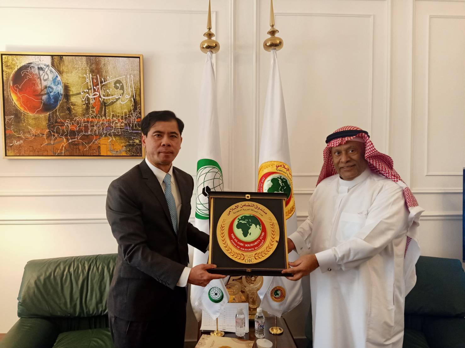 The Royal Thai Government provides humanitarian assistance to the