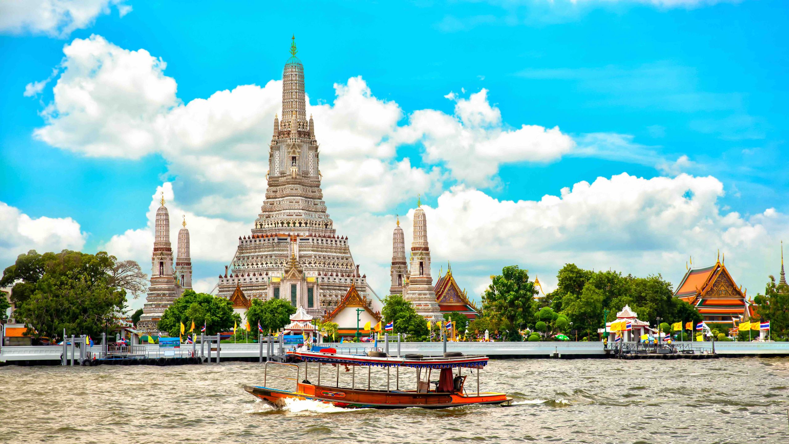 Wat Arun Bangkok riverside temple and Thai cultural travel