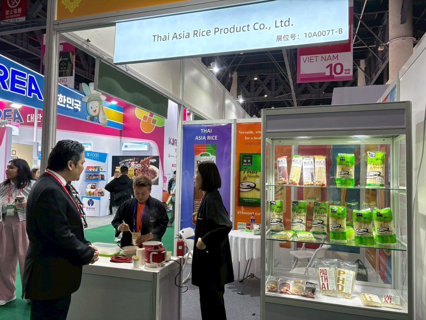 LINE_ALBUM_Food_drink_fair_260327_3