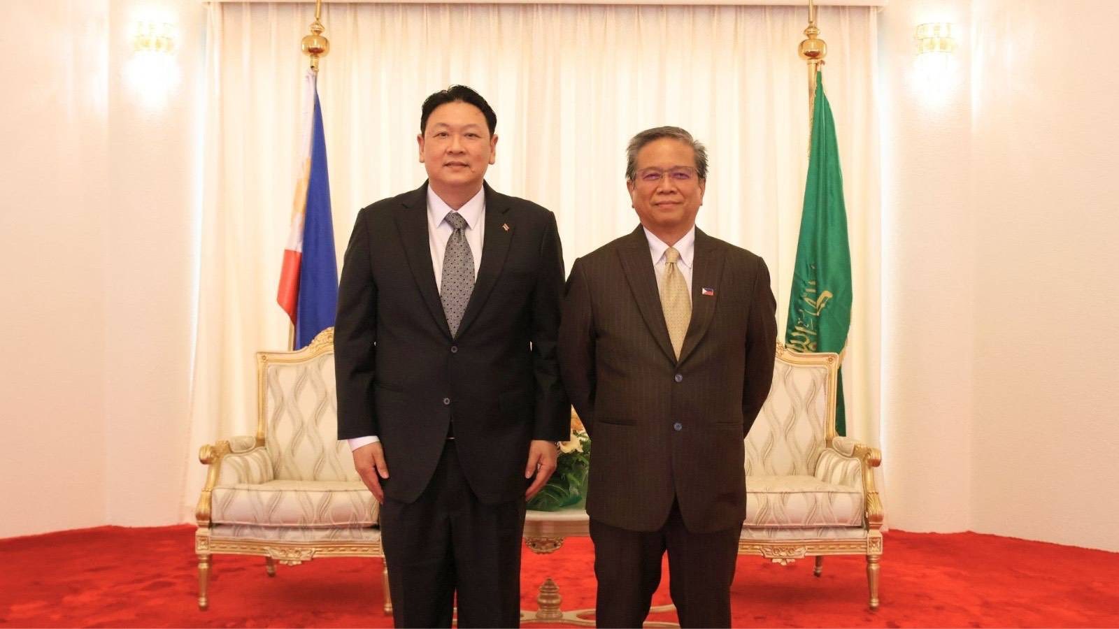 ออท_ฟิลิปปิน