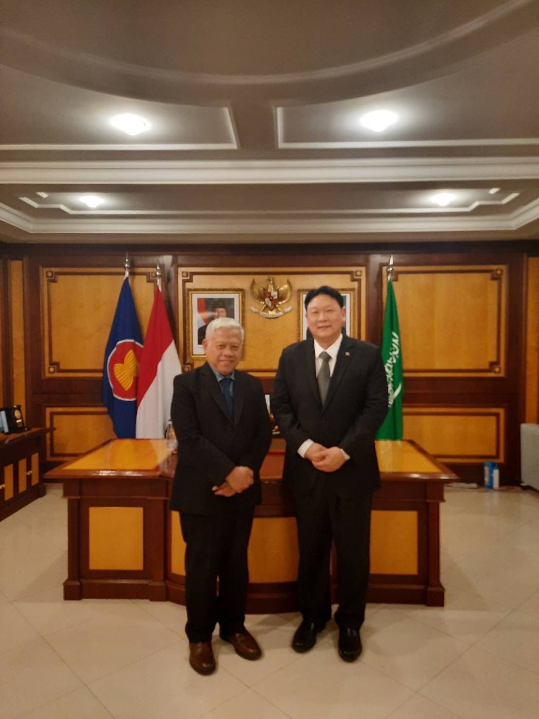 ออท_อินโด