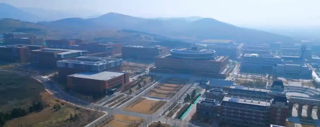 มหาลัย_อวกาศ